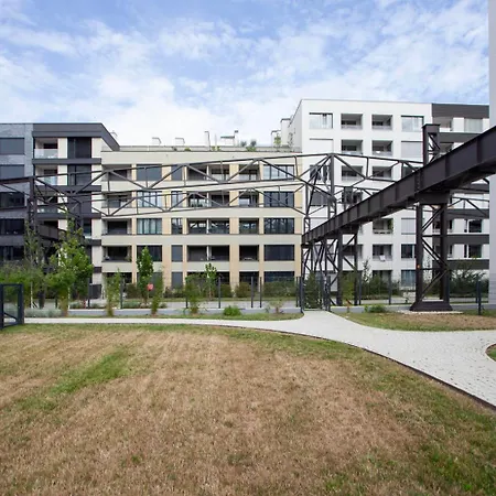Blueground 7 Furnished Close To Offices Prg-29 Διαμέρισμα *