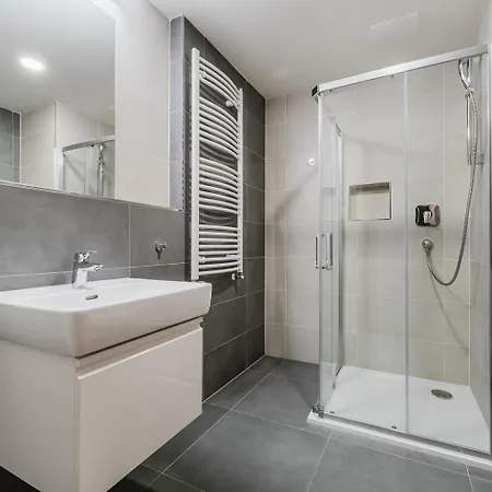 Διαμέρισμα Blueground 7 Furnished Close To Offices Prg-29 *